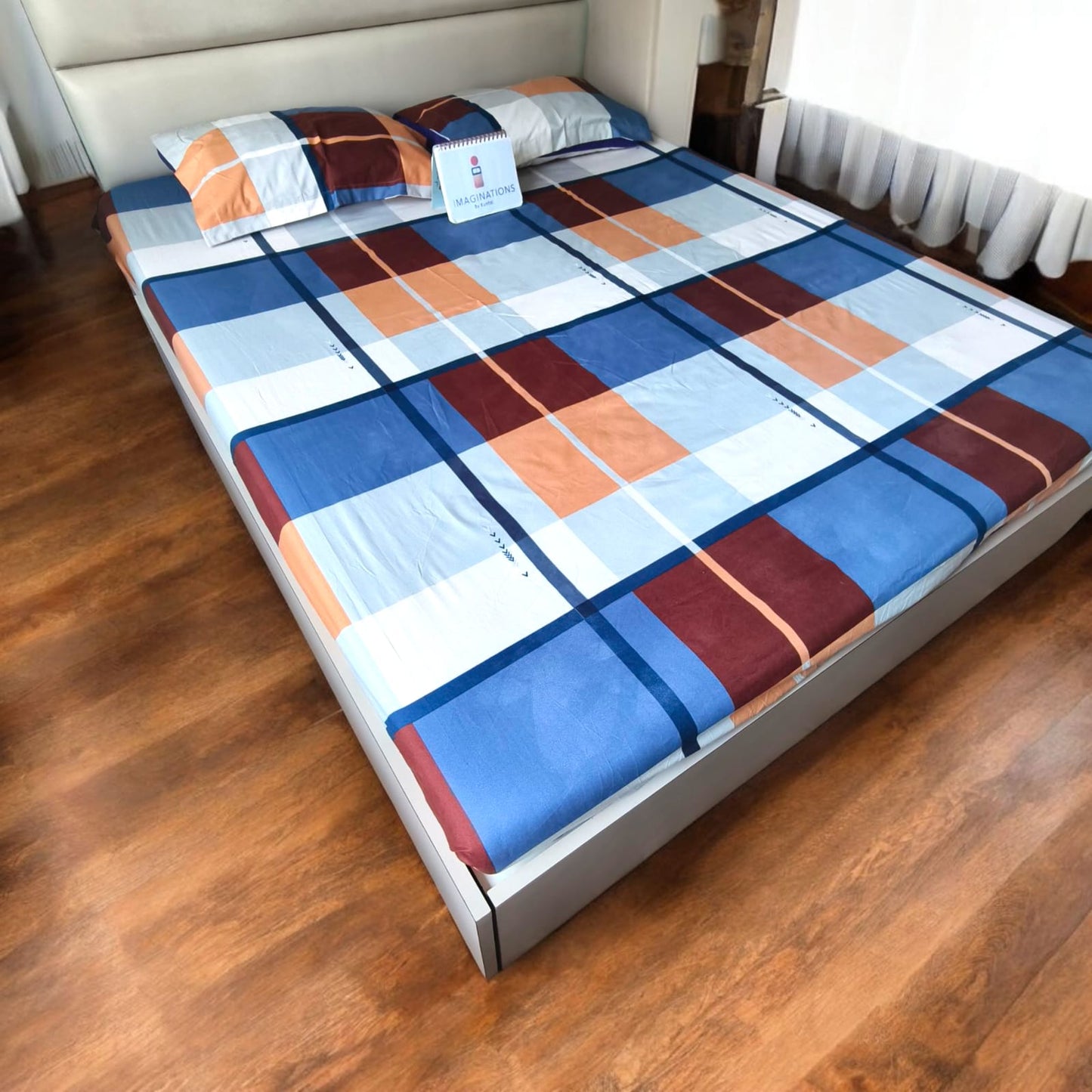 GEOMETRIC QUEEN SIZE GLAZE COTTON BEDSHEET SET- MULTICOLOUR