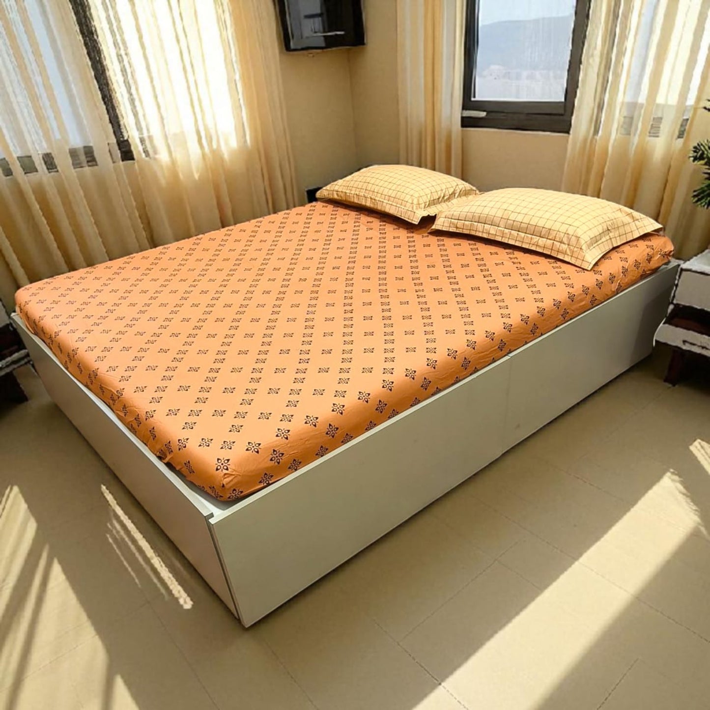 GEOMETRIC QUEEN SIZE PURE COTTON BEDSHEET SET- 0RANGE