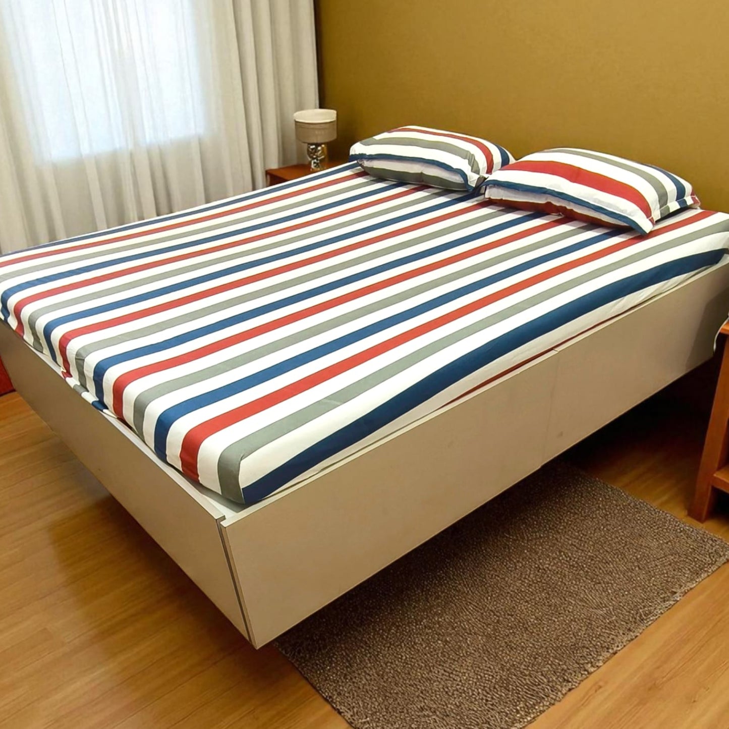 GEOMETRIC QUEEN SIZE PURE COTTON BEDSHEET SET- MULTICOLOUR