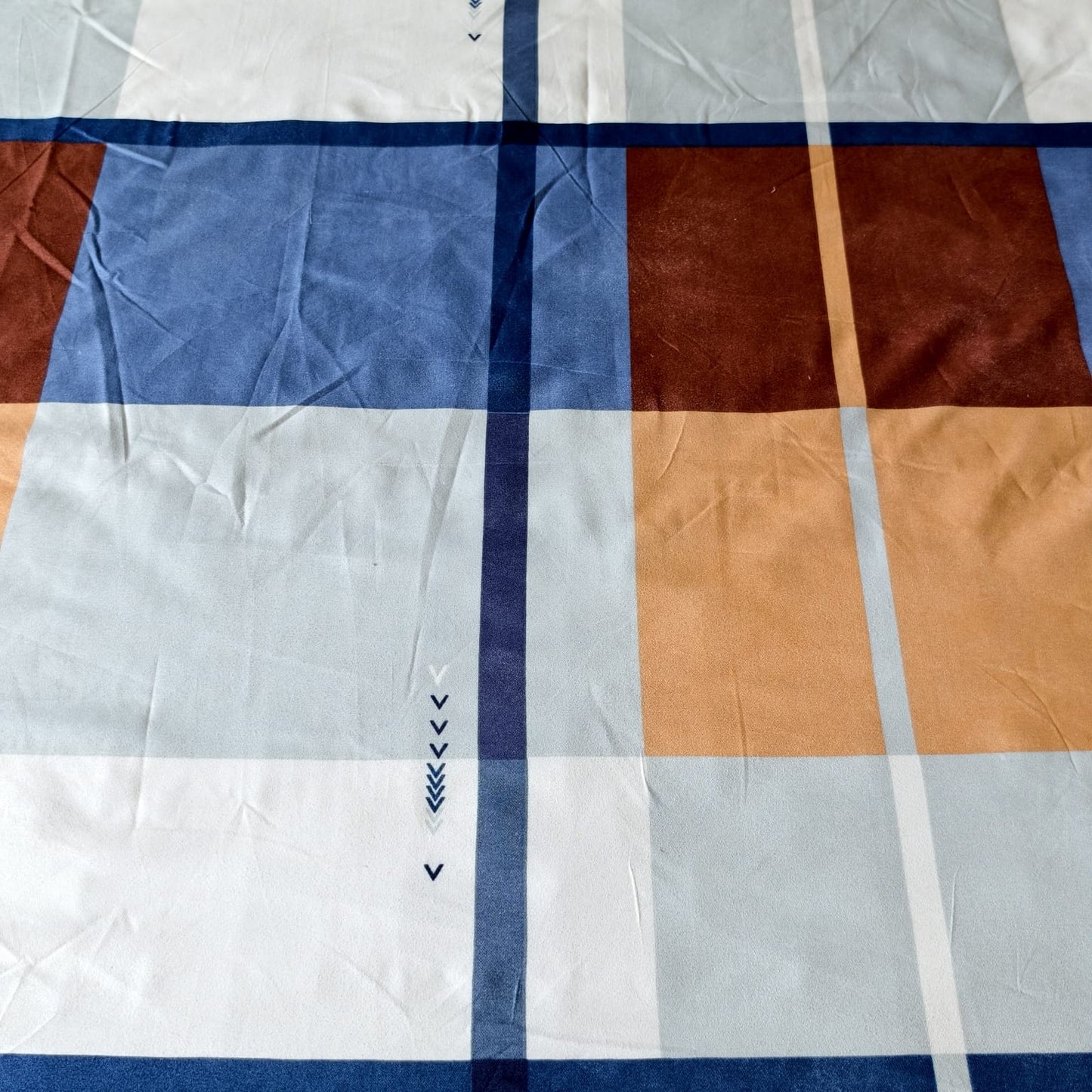 GEOMETRIC QUEEN SIZE GLAZE COTTON BEDSHEET SET- MULTICOLOUR