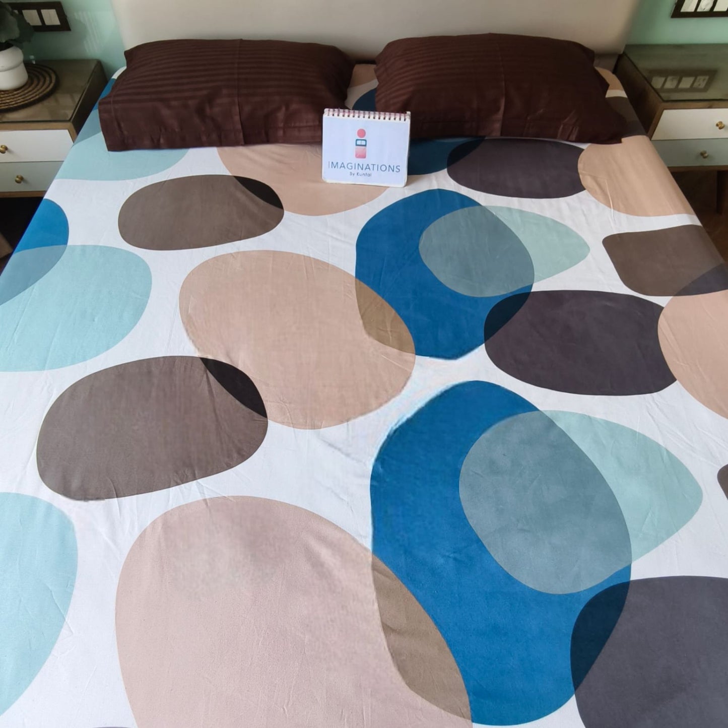 GEOMETRIC QUEEN SIZE GLAZE COTTON BEDSHEET SET- MULTICOLOUR